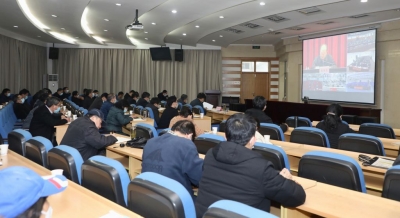 疫情防控工作会议召开中.jpg 疫情防控工作会议召开中.jpg